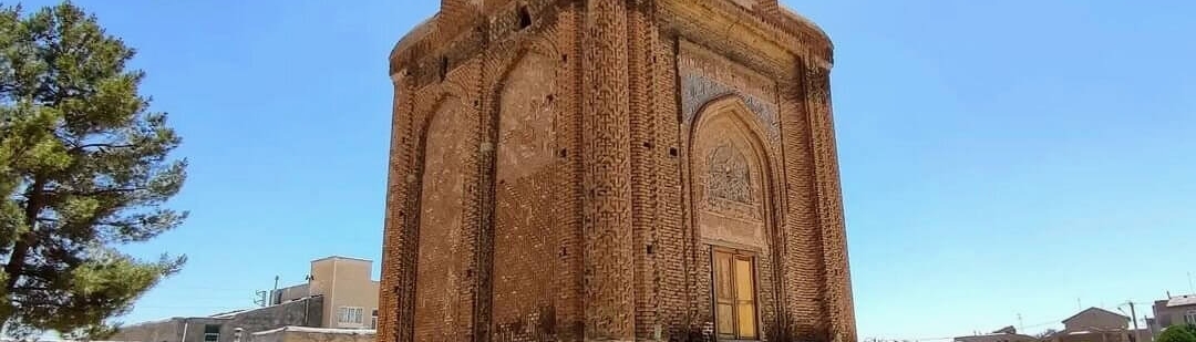 Il Gonbad-e Sorkh (Cupola Rossa) di Maragheh